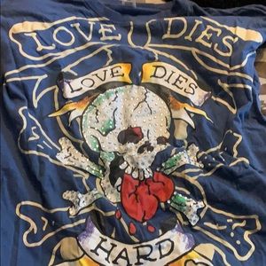 Men’s Ed Hardy tee shirt